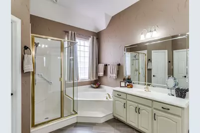 405 Shenandoah Drive, Burleson, TX 76028 - Photo 17