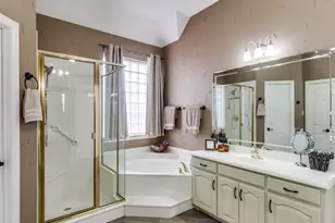 405 Shenandoah Dr, Burleson, TX 76028 - Photo 17