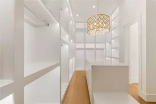 10010 Strait Ln, Dallas, TX 75229 - Photo 29