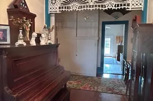 317 E Grand St, Whitewright, TX 75491 - Photo 5