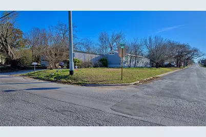 600 E Nelson Street, Bowie, TX 76230 - Photo 25