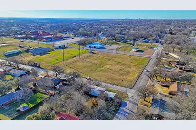 600 E Nelson Street, Bowie, TX 76230 - Photo 27