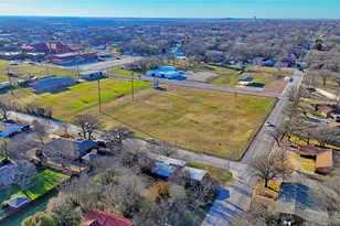 600 E Nelson St, Bowie, TX 76230 - Photo 27