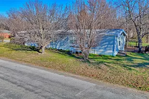 600 E Nelson St, Bowie, TX 76230 - Photo 3