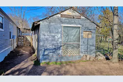 600 E Nelson Street, Bowie, TX 76230 - Photo 23