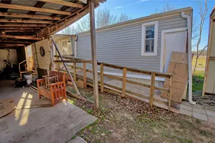 600 E Nelson St, Bowie, TX 76230 - Photo 19