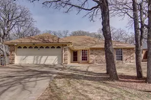 122 Camelot Dr, Weatherford, TX 76086 - Photo 1