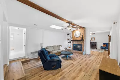 805 Cove Hollow, Irving, TX 75060 - Photo 9