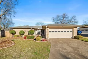 805 Cove Hollow, Irving, TX 75060 - Photo 1