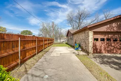 308 Thompson Court, Saginaw, TX 76179 - Photo 37