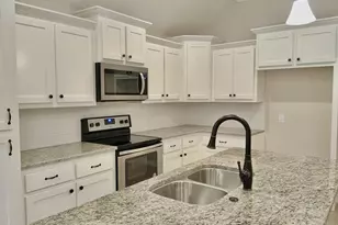 126 Frank St, Greenville, TX 75402 - Photo 1