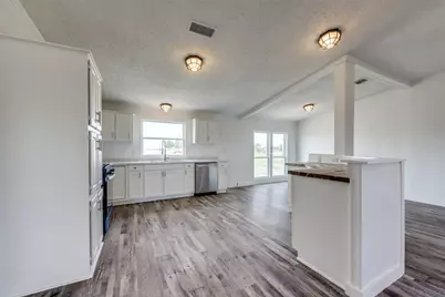 140 Terri Drive, Collinsville, TX 76233 - Photo 5