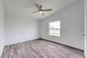 140 Terri Dr, Collinsville, TX 76233 - Photo 17