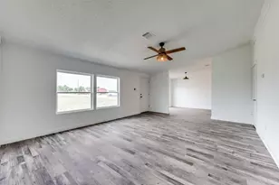 140 Terri Dr, Collinsville, TX 76233 - Photo 11