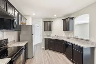 587 Lentisco Dr, Lancaster, TX 75146 - Photo 9