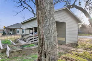 201 E Walker St, Denison, TX 75021 - Photo 19