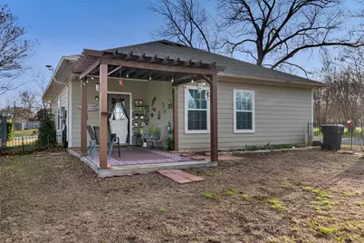 201 E Walker Street, Denison, TX 75021 - Photo 17