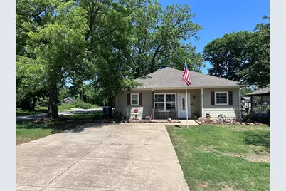 201 E Walker Street, Denison, TX 75021 - Photo 1