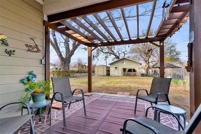 201 E Walker Street, Denison, TX 75021 - Photo 17