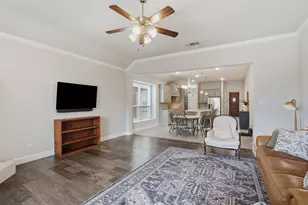 608 Washington Ave, Waxahachie, TX 75165 - Photo 5