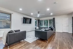 9026 Livenshire Dr, Dallas, TX 75238 - Photo 19