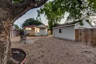 9026 Livenshire Dr, Dallas, TX 75238 - Photo 23
