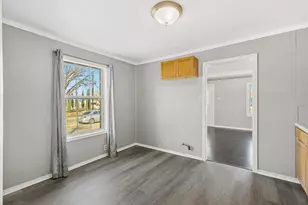 104 E 6th St, Irving, TX 75060 - Photo 13