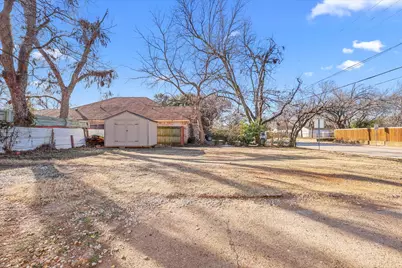 104 E 6th Street, Irving, TX 75060 - Photo 15