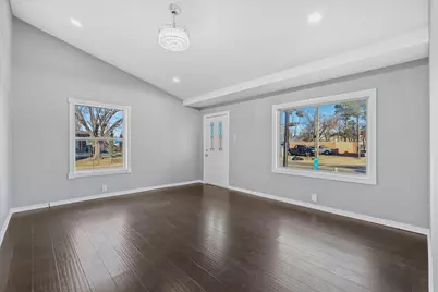 104 E 6th Street, Irving, TX 75060 - Photo 5