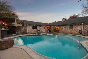 413 Baker Dr, Hurst, TX 76054 - Photo 3