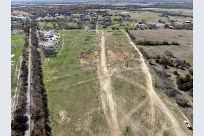 000 Roundtree Circle, Wolfe City, TX 75496 - Photo 11