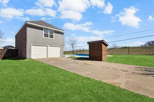 1757 Patrick Cir, Balch Springs, TX 75180 - Photo 33