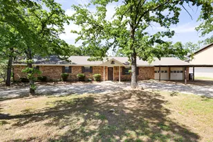 818 Country Club Rd, Bowie, TX 76230 - Photo 1