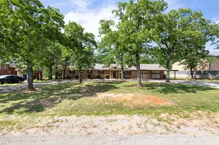 818 Country Club Rd, Bowie, TX 76230 - Photo 3