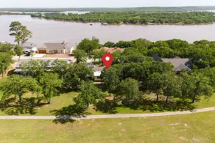 818 Country Club Rd, Bowie, TX 76230 - Photo 31