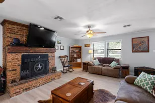 818 Country Club Rd, Bowie, TX 76230 - Photo 5