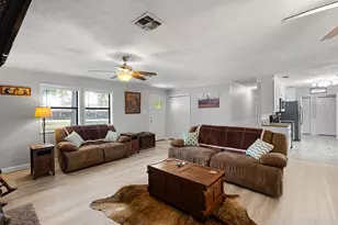 818 Country Club Rd, Bowie, TX 76230 - Photo 7