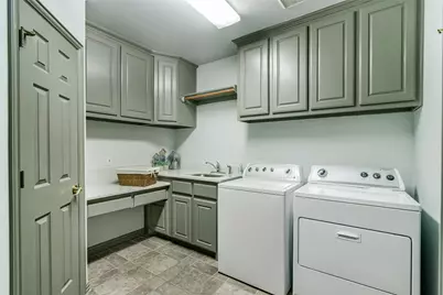 2802 Woodlake Court, Highland Village, TX 75077 - Photo 23