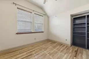 1025 Lady Lore Ln, Lewisville, TX 75056 - Photo 35