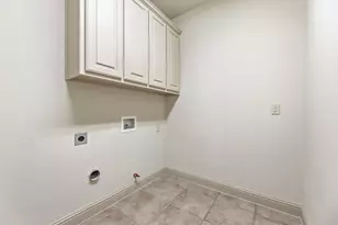 1025 Lady Lore Ln, Lewisville, TX 75056 - Photo 29