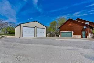 229 Southside Dr, Gainesville, TX 76240 - Photo 33