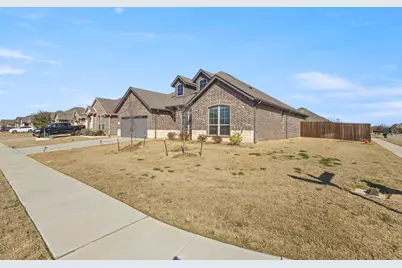 104 Colonial Drive, Joshua, TX 76058 - Photo 5