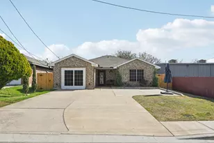 720 Calumet Ave, Cockrell Hill, TX 75211 - Photo 1