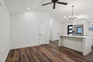 720 Calumet Ave, Cockrell Hill, TX 75211 - Photo 29