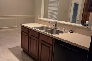 718 Red Oak Dr, Lewisville, TX 75067 - Photo 9