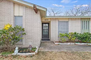 1310 Greencove Dr, Garland, TX 75040 - Photo 3