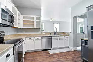 10333 Franklin Dr, Providence Village, TX 76227 - Photo 9