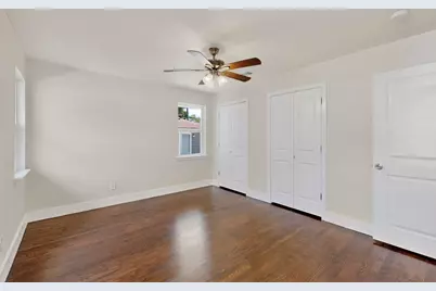 2404 Bentley Avenue, Dallas, TX 75211 - Photo 5