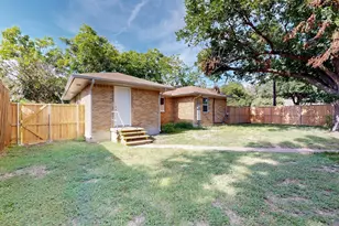 2404 Bentley Ave, Dallas, TX 75211 - Photo 9