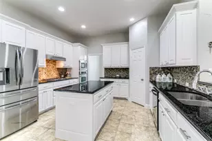 412 Red Castle Dr, Lewisville, TX 75056 - Photo 7